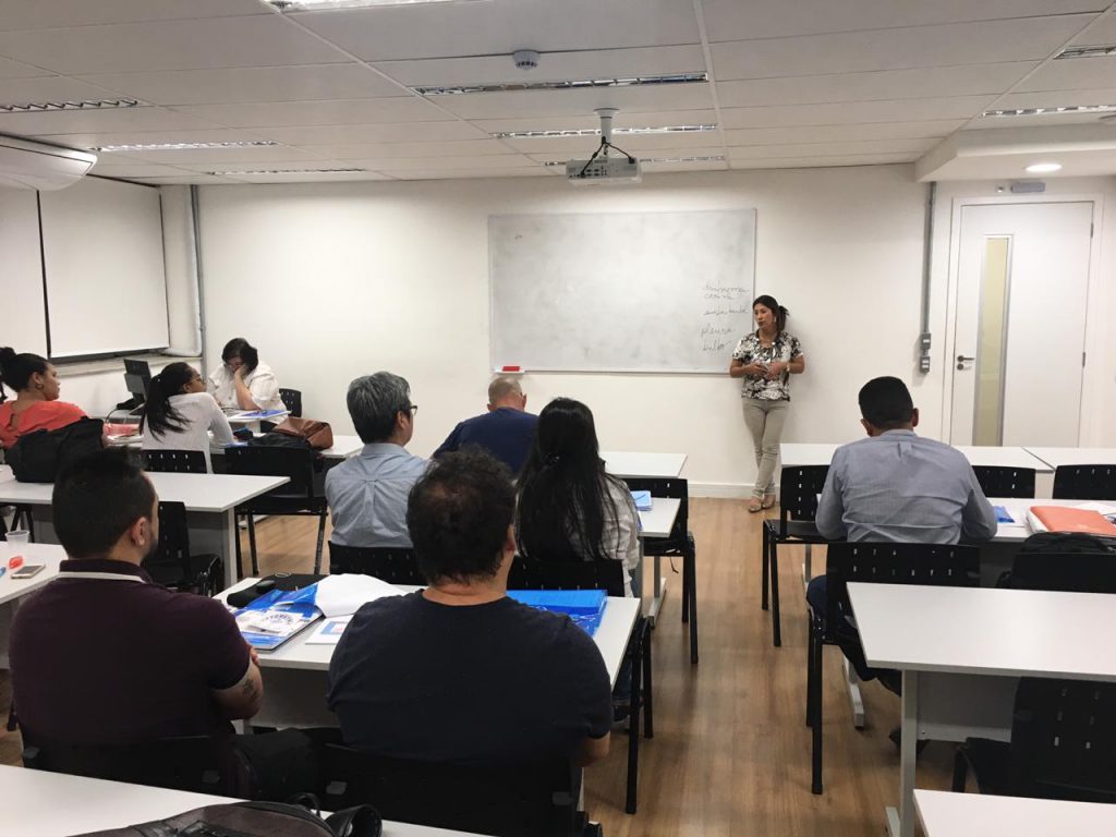 Croosp visita estudantes de optometria da Braz Cubas CROOSP